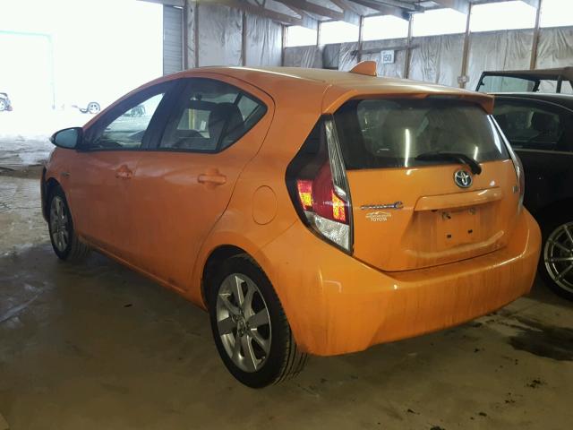 JTDKDTB39F1091326 - 2015 TOYOTA PRIUS C ORANGE photo 3