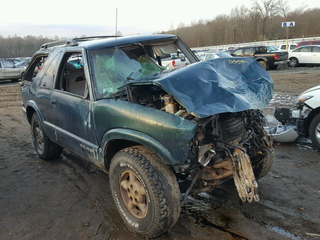 1GNCT18W8TK151137 - 1996 CHEVROLET BLAZER GREEN photo 1