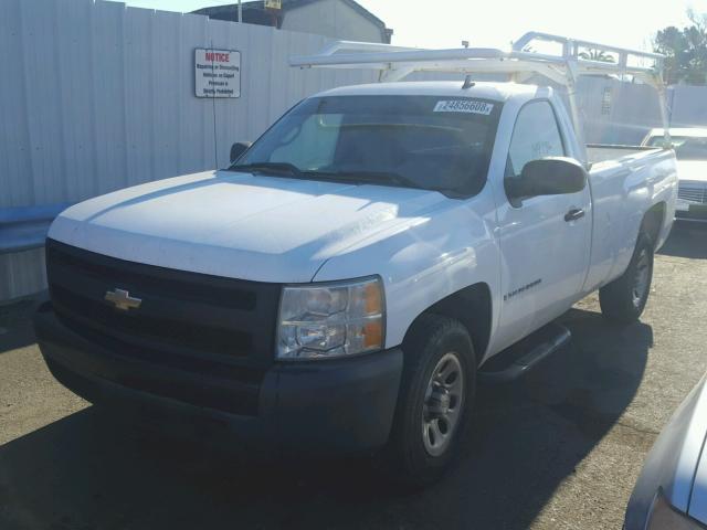 1GCEC14X37Z635147 - 2007 CHEVROLET SILVERADO WHITE photo 2