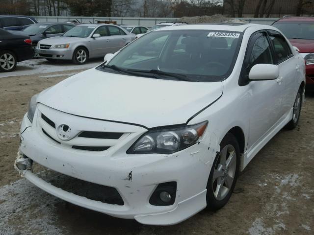 2T1BU4EE0BC569349 - 2011 TOYOTA COROLLA BA WHITE photo 2