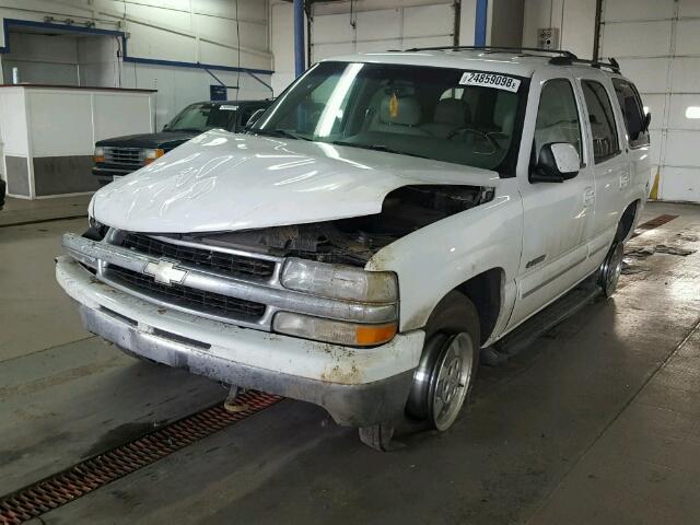 1GNEK13T01J295700 - 2001 CHEVROLET TAHOE K150 WHITE photo 2