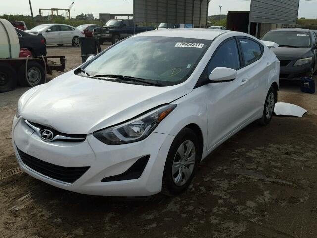 5NPDH4AEXGH691658 - 2016 HYUNDAI ELANTRA SE WHITE photo 2