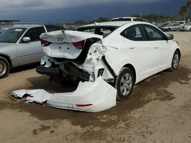 5NPDH4AEXGH691658 - 2016 HYUNDAI ELANTRA SE WHITE photo 4