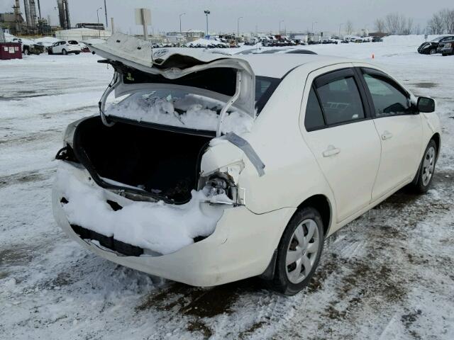 JTDBT923681262848 - 2008 TOYOTA YARIS WHITE photo 4