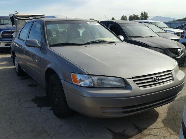 4T1BG22K0XU498830 - 1999 TOYOTA CAMRY CE GRAY photo 1