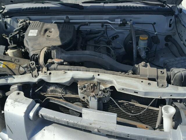 1N6DD26S51C353955 - 2001 NISSAN FRONTIER K SILVER photo 7