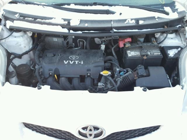 JTDJT903495256961 - 2009 TOYOTA YARIS WHITE photo 7