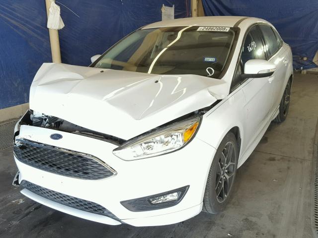 1FADP3F2XFL287240 - 2015 FORD FOCUS SE WHITE photo 2