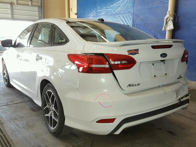 1FADP3F2XFL287240 - 2015 FORD FOCUS SE WHITE photo 3