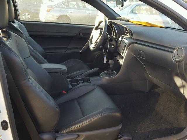 JTKJF5C74B3010808 - 2011 TOYOTA SCION TC 白色 照片 5