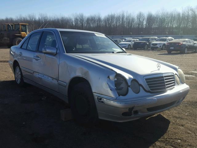 WDBJF82J81X061000 - 2001 MERCEDES-BENZ E 320 4MAT SILVER photo 1