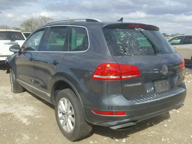 WVGEF9BP4DD002377 - 2013 VOLKSWAGEN TOUAREG V6 BLACK photo 3