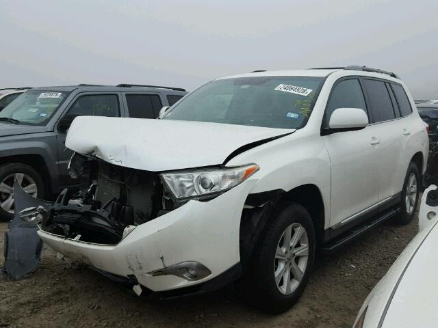 5TDZK3EH4CS067493 - 2012 TOYOTA HIGHLANDER WHITE photo 2