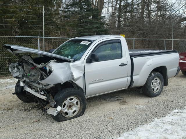 5TENX4CN4AZ700072 - 2010 TOYOTA TACOMA SILVER photo 2