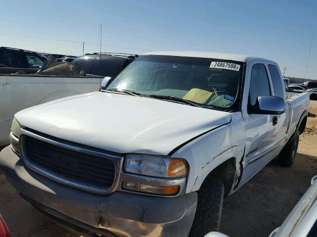 1GTHC29U31E177089 - 2001 GMC SIERRA C25 WHITE photo 2