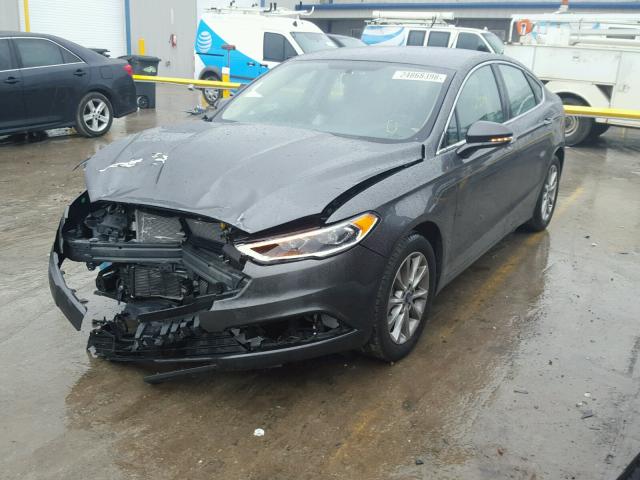 3FA6P0HD0HR353126 - 2017 FORD FUSION SE CHARCOAL photo 2