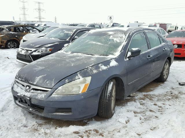 1HGCM56386A104207 - 2006 HONDA ACCORD SE GRAY photo 2