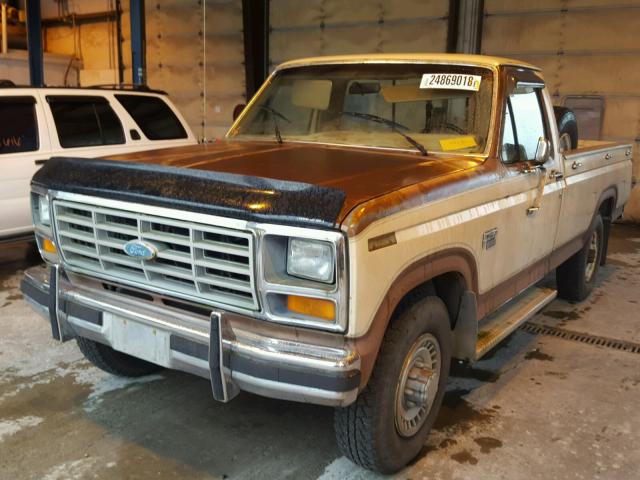 1FTHF251XFPA75917 - 1985 FORD F250 CREAM photo 2