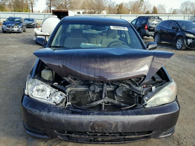4T1BE32K93U684369 - 2003 TOYOTA CAMRY LE BROWN photo 9