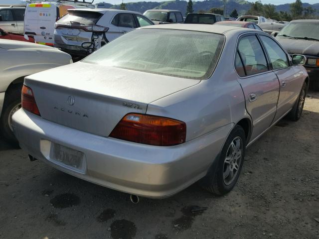 19UUA5645XA036939 - 1999 ACURA 3.2TL SILVER photo 4