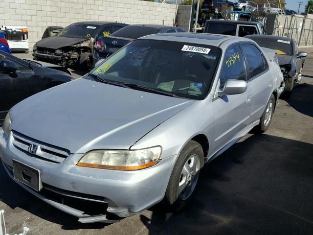 1HGCG16542A078068 - 2002 HONDA ACCORD EX SILVER photo 2