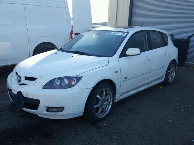 JM1BK343671619750 - 2007 MAZDA 3 HATCHBAC WHITE photo 2