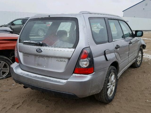 JF1SG66638H725999 - 2008 SUBARU FORESTER S SILVER photo 4