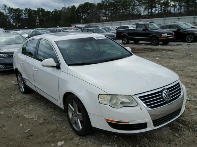 WVWAK73C68E130716 - 2008 VOLKSWAGEN PASSAT KOM WHITE photo 1