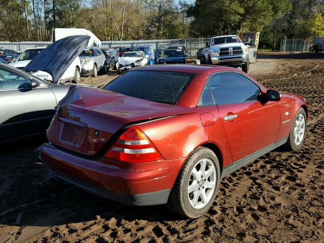 WDBKK47FXXF132497 - 1999 MERCEDES-BENZ SLK 230 KO RED photo 4