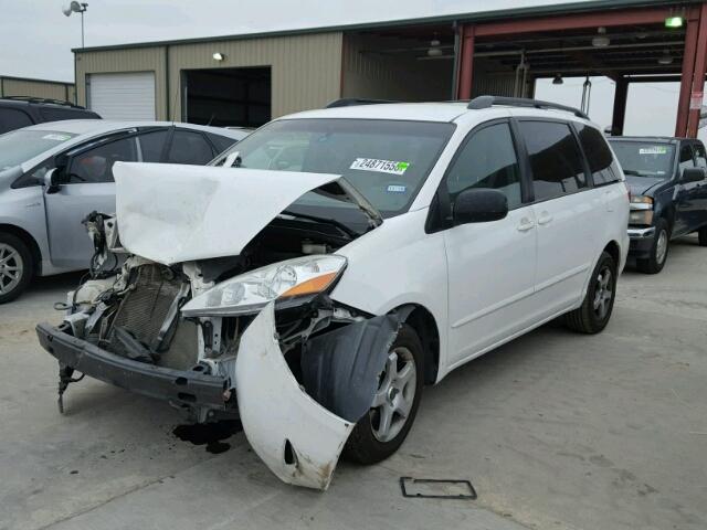 5TDZK23C69S270797 - 2009 TOYOTA SIENNA CE WHITE photo 2