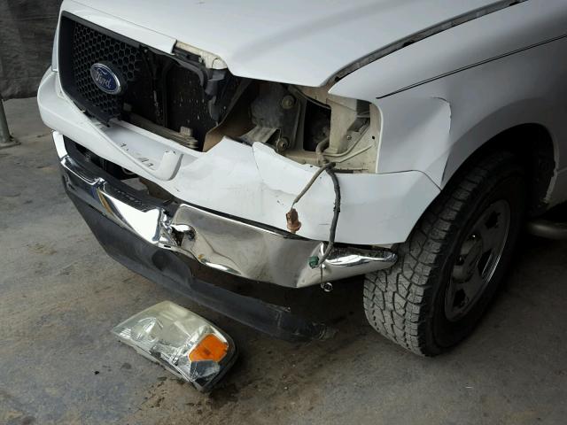 1FTPX12525NA92425 - 2005 FORD F150 WHITE photo 9