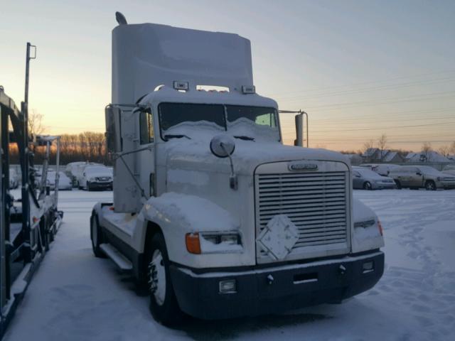 1FUWDMDA2YPF77717 - 2000 FREIGHTLINER CONVENTION WHITE photo 1