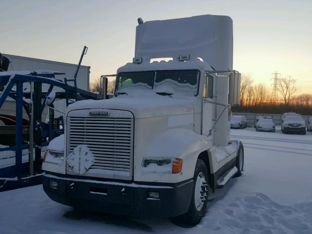 1FUWDMDA2YPF77717 - 2000 FREIGHTLINER CONVENTION WHITE photo 2