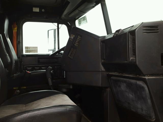 1FUWDMCA7XPA33052 - 1999 FREIGHTLINER CONVENTION WHITE photo 5