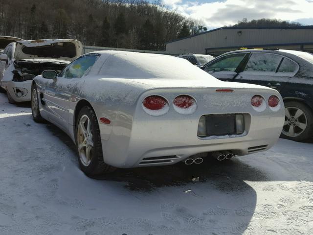 1G1YY22G845113357 - 2004 CHEVROLET CORVETTE SILVER photo 3