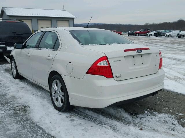 3FAHP0HA4CR221493 - 2012 FORD FUSION SE WHITE photo 3