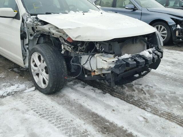 3FAHP0HA4CR221493 - 2012 FORD FUSION SE WHITE photo 9