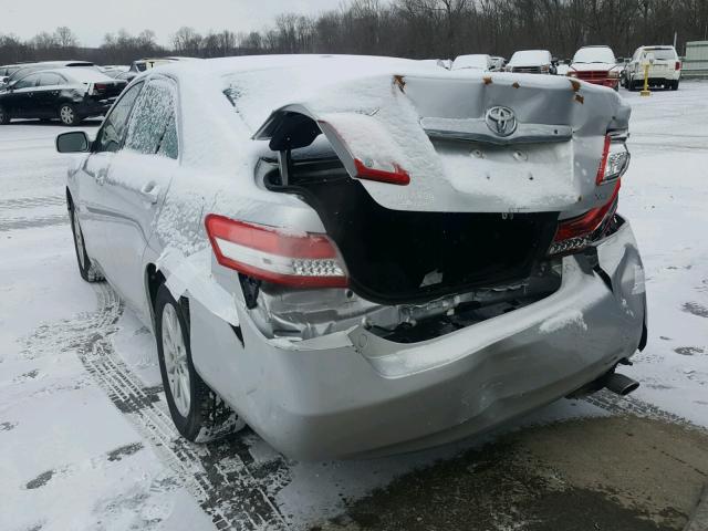 4T1BK3EK0BU127160 - 2011 TOYOTA CAMRY SE SILVER photo 3