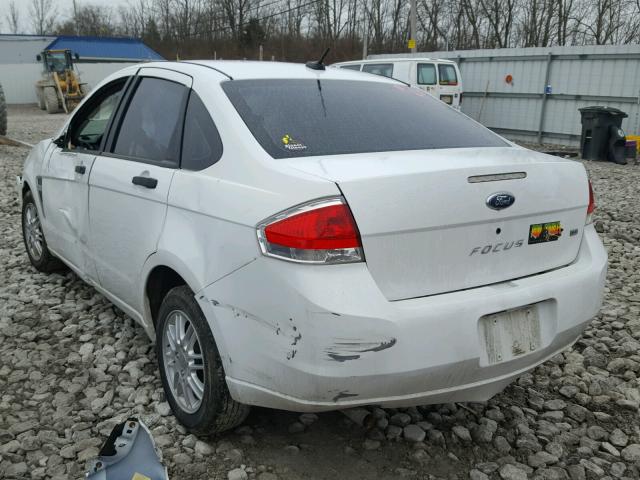 1FAHP35N58W217255 - 2008 FORD FOCUS SE WHITE photo 3