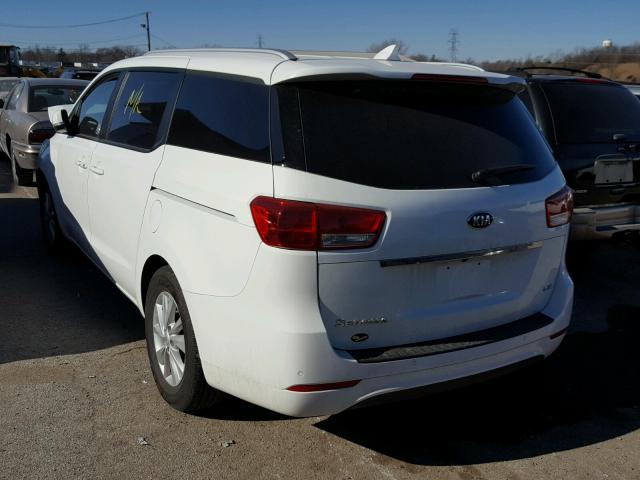 KNDMB5C16H6268086 - 2017 KIA SEDONA LX WHITE photo 3