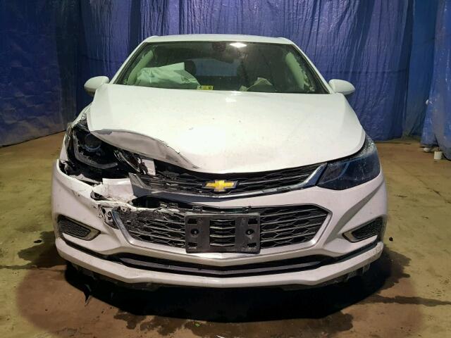 3G1BF6SM1HS596663 - 2017 CHEVROLET CRUZE PREM WHITE photo 9