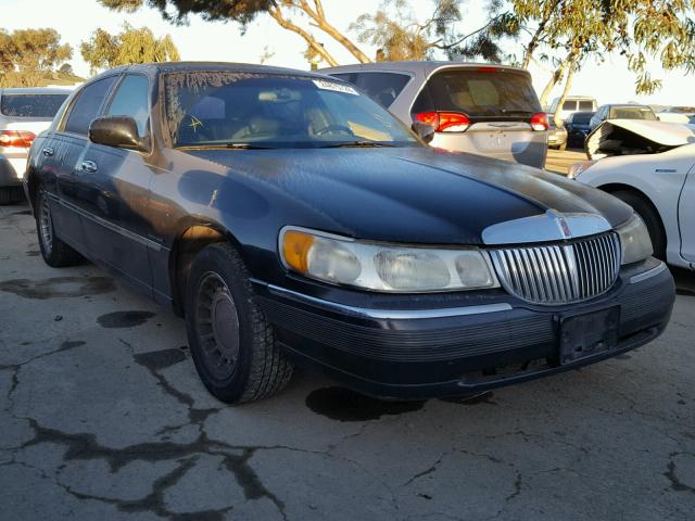 1LNHM81W51Y625226 - 2001 LINCOLN TOWN CAR E BLACK photo 1