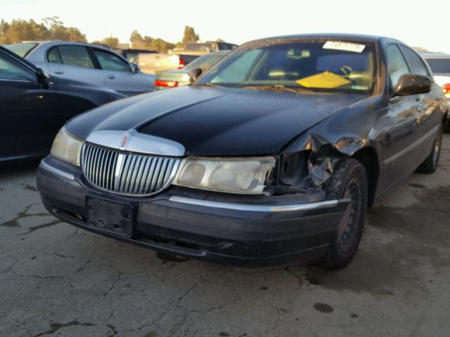 1LNHM81W51Y625226 - 2001 LINCOLN TOWN CAR E BLACK photo 2