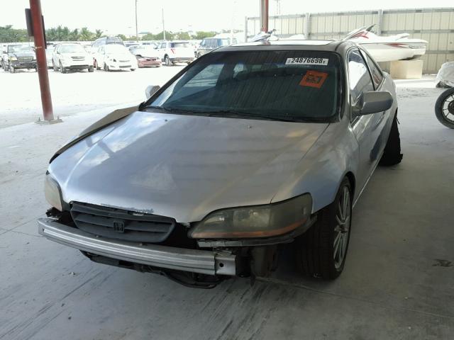 1HGCG3251YA011941 - 2000 HONDA ACCORD EX SILVER photo 2