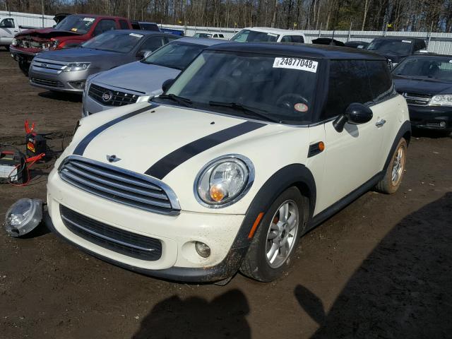 WMWSU3C56CT257282 - 2012 MINI COOPER WHITE photo 2