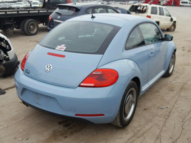 3VWJP7AT7CM633434 - 2012 VOLKSWAGEN BEETLE BLUE photo 4