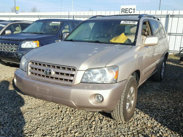 JTEGD21A350118147 - 2005 TOYOTA HIGHLANDER GOLD photo 2