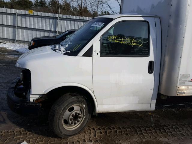 1GB3G4BG6D1163475 - 2013 CHEVROLET EXPRESS G3 WHITE photo 9