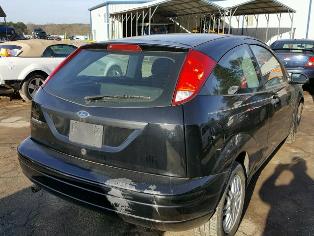 1FAFP31N17W264990 - 2007 FORD FOCUS ZX3 BLACK photo 4