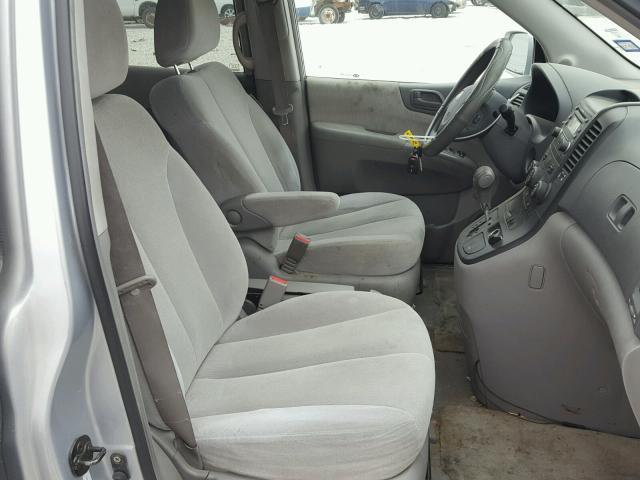 KNDMB233776115652 - 2007 KIA SEDONA EX SILVER photo 5